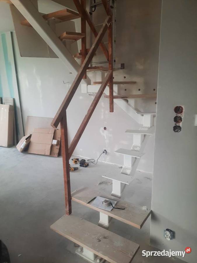 Nowoczesne Schody na belce centralnej Budowa Giżycko