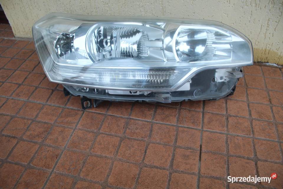 LAMPA PRAWA PRAWY PRZÓD CITROEN C5 III X7 EU wielkopolskie