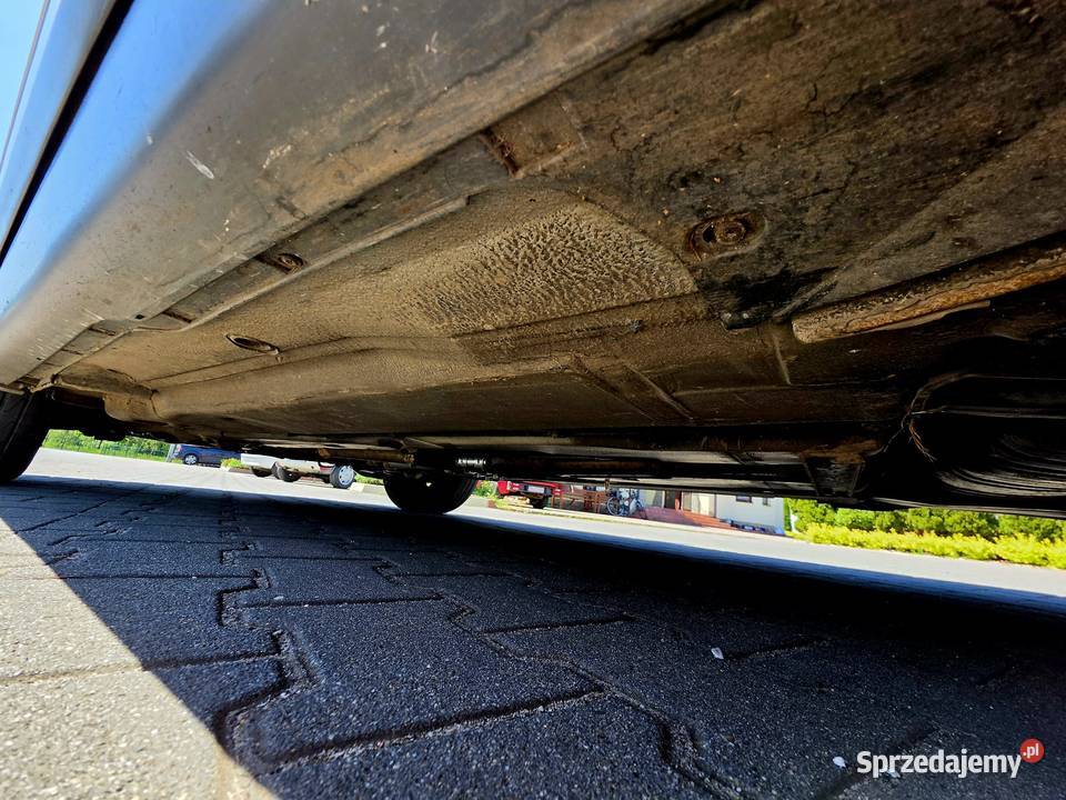 Audi A6 sedan 24 benzyna srebrny Ładny manualna 165KM Solec-Zdrój sprzedam