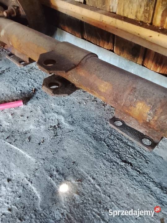 Oś przód z rozrzutnika Tymienica Stara