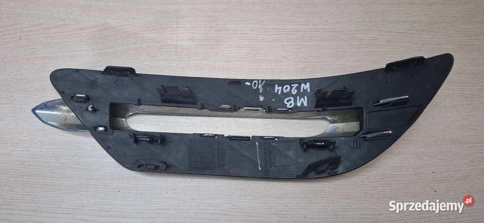 Zaślepka zderzaka przedniego Mercedes W204 Sandomierz