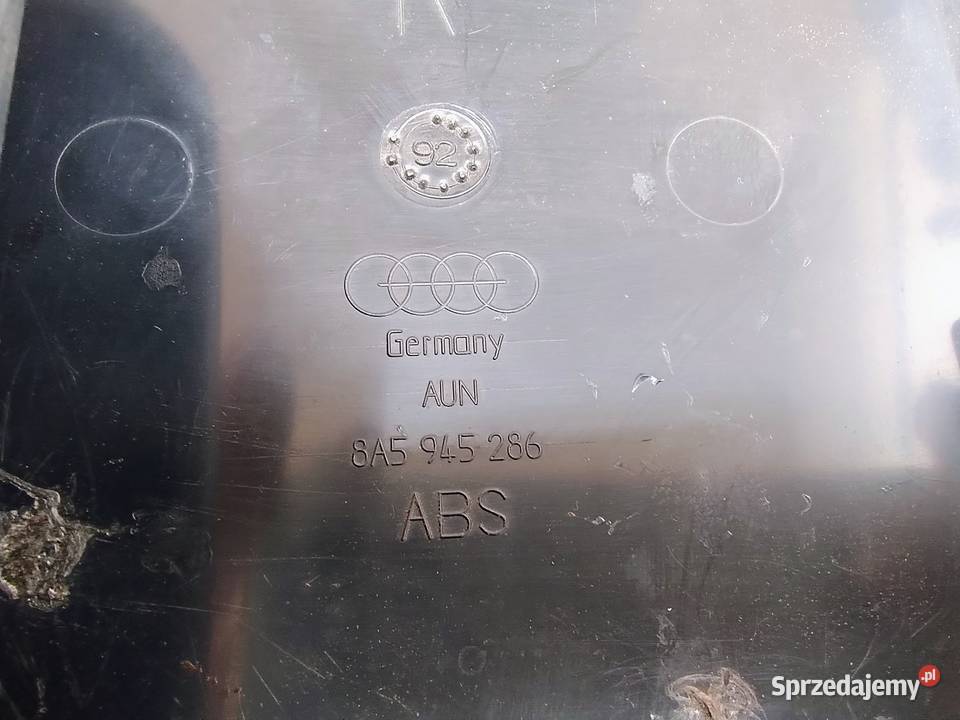 Audi 80 B4 Dekiel Pokrywa lampy klapy bagażnika Dębica