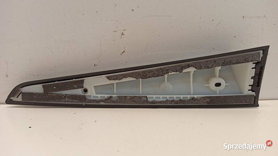SEAT ARONA LISTWA KLAPY BAGAŻNIKA LEWA osobowe