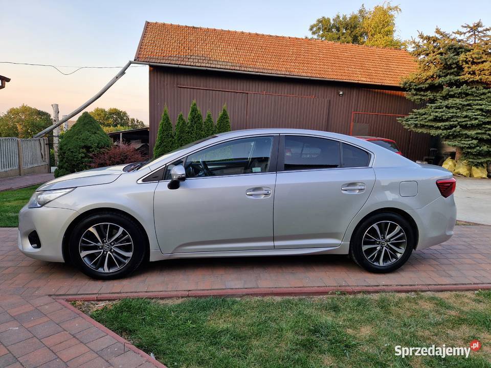 Avensis 20 D4D 143 Diesel Światła LED nawigacja radio sprzedam