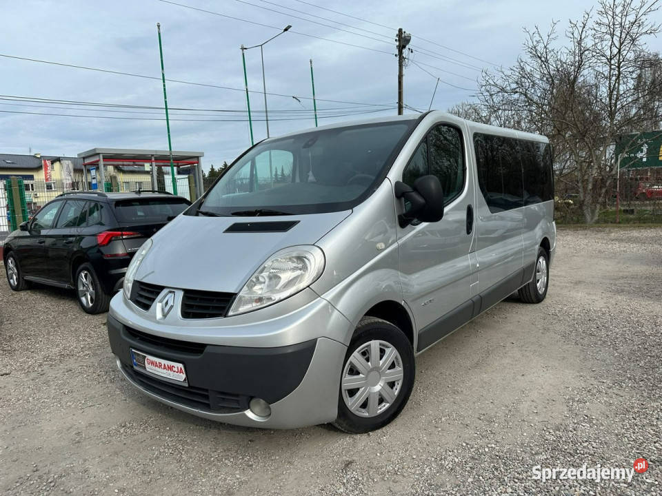 Renault Trafic 20 DCI9 miejscKlima na tyłSalon