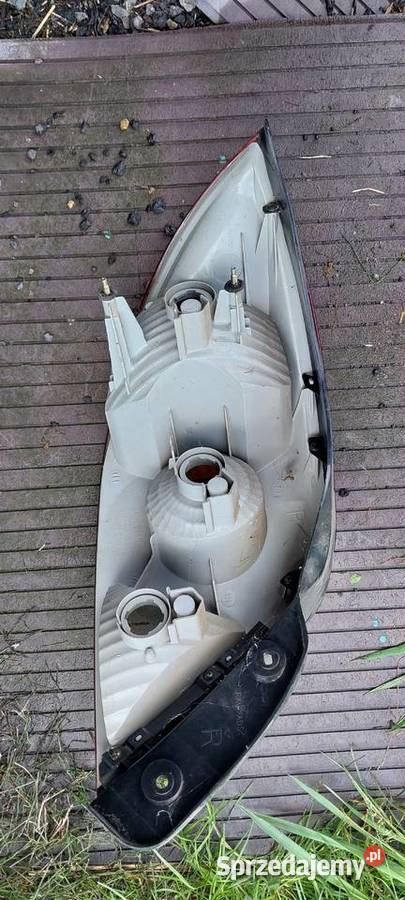 Kia Rio sedan 1998 1999 sedan lampa tył prawa Byków