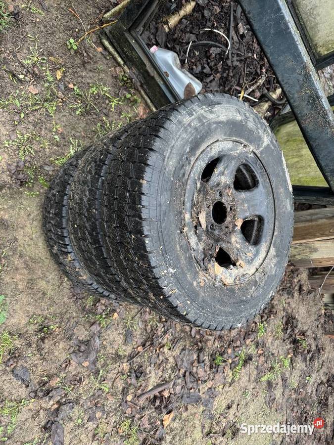 Sprzedam 3 opony zimowe BARUM 22570 R15C z Piączyn