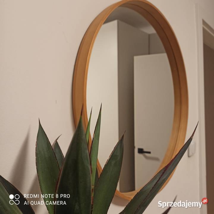 Okrągłe lustro w ramie Mielec