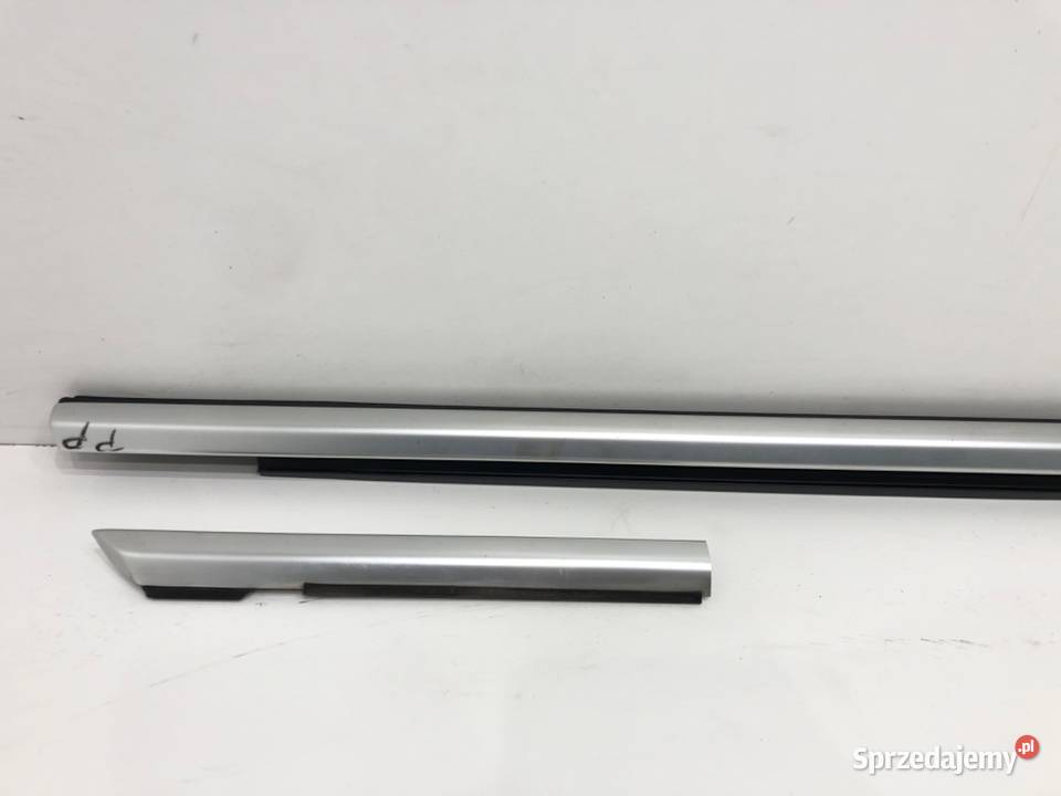 LISTWA ZGARNIAJĄCA PRZÓD PRAWA CHROM BMW F34 Części samochodowe