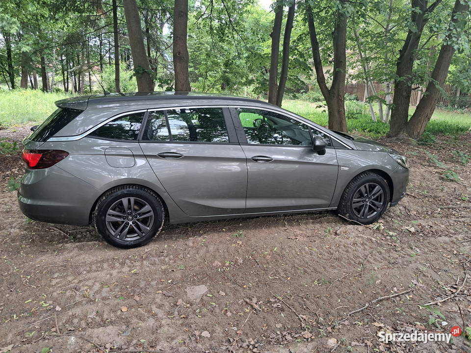 Opel AStra Sports Tourer 2019 benzyna Warszawa