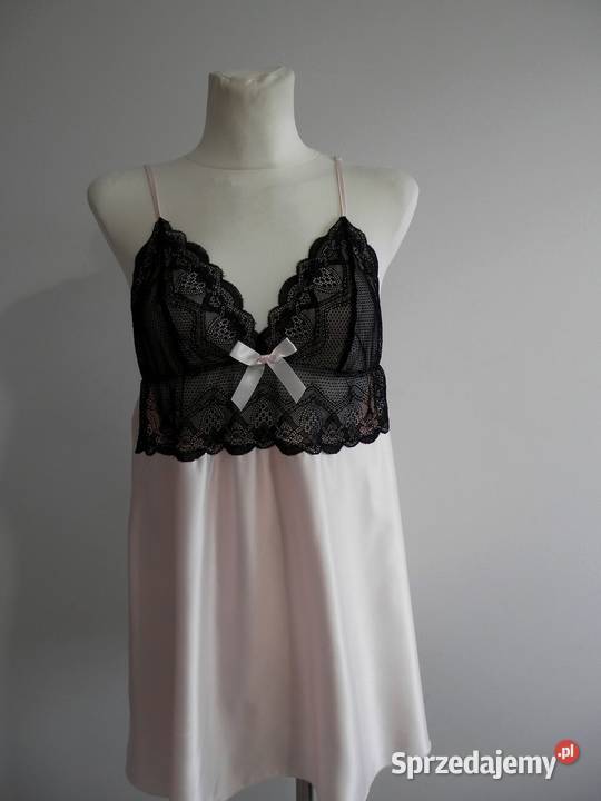 Koszulka Nocna Satynowa Modny Baby Pink Zdobiona Łomża