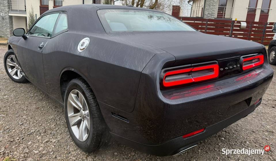 DODGE Challenger 36 V6 2017 USA 201 000 oryg benzyna