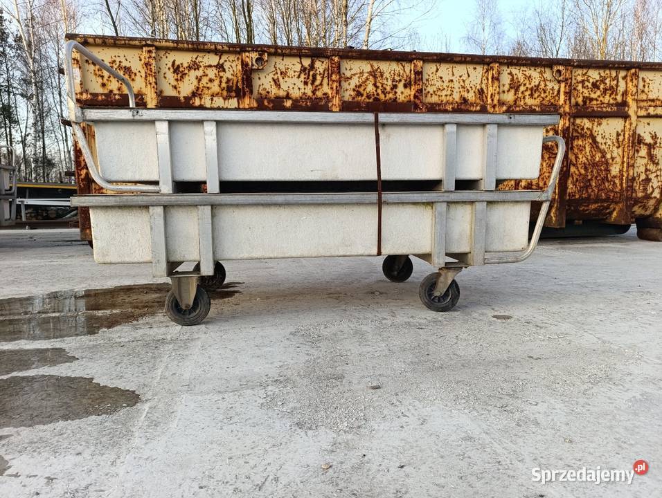 Wanna na kołach pojemnik kwiaty tunel foliowy Czarny Las