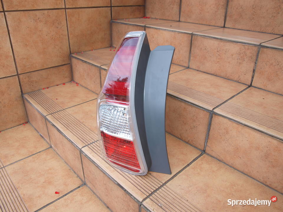 Toyota Prius lampa lewa tył 2015 2021r europa osobowe Lampy tylne wielkopolskie Kalisz