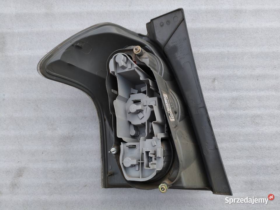 Lampa Prawy Tył Tylna Prawa Toyota Corolla Verso Wyszków