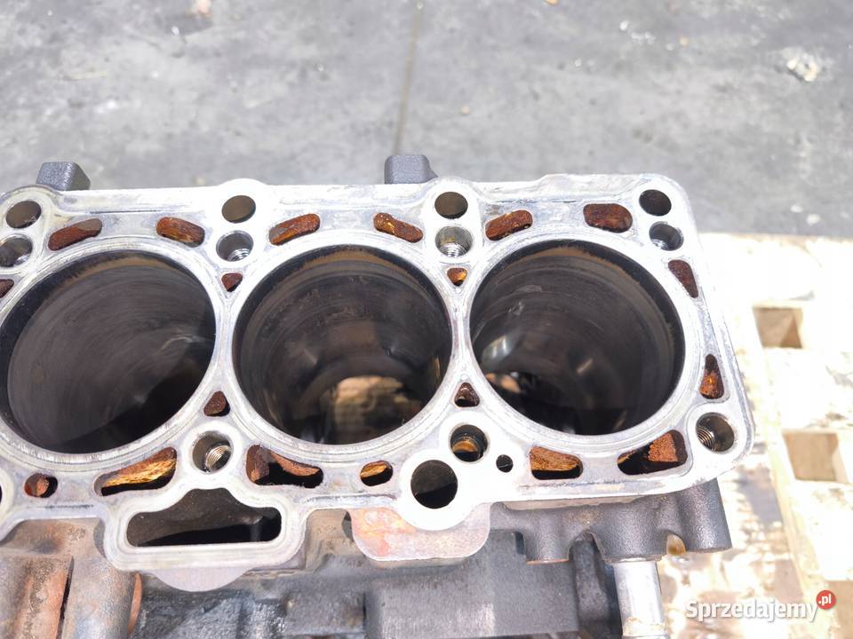 BLOK SILNIKA AUDI A4 B8 A5 8T 20 TDI CAG 03L023A osobowe Blok silnika Przystajń