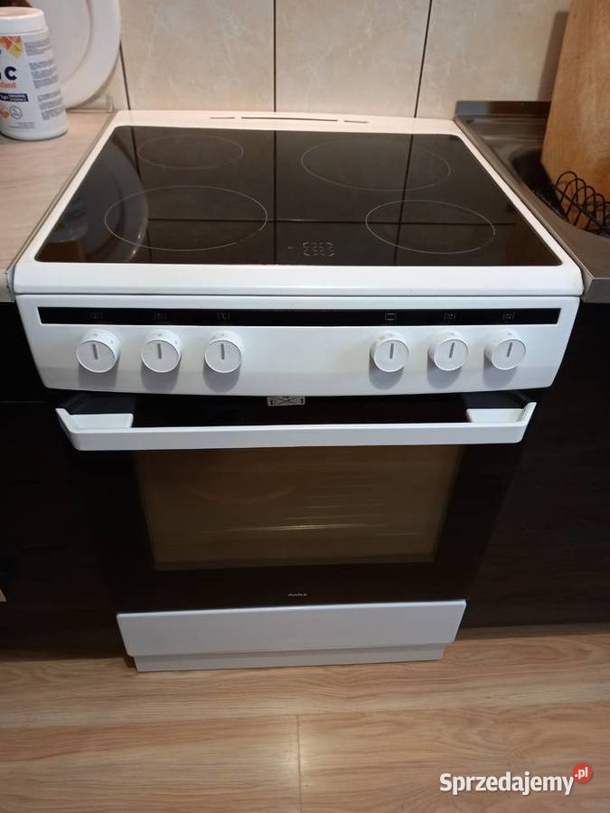 Kuchnia elektryczna z płytą ceramiczną Amica