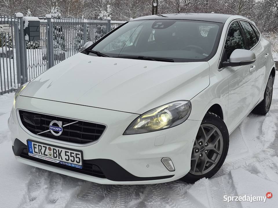 Volvo V40 20 d4 190R DESIGNPANORAMA świętokrzyskie