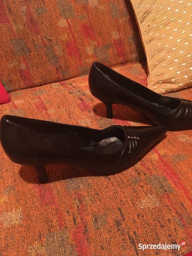 Sprzedam damskie szpilki skórzaneczarne i