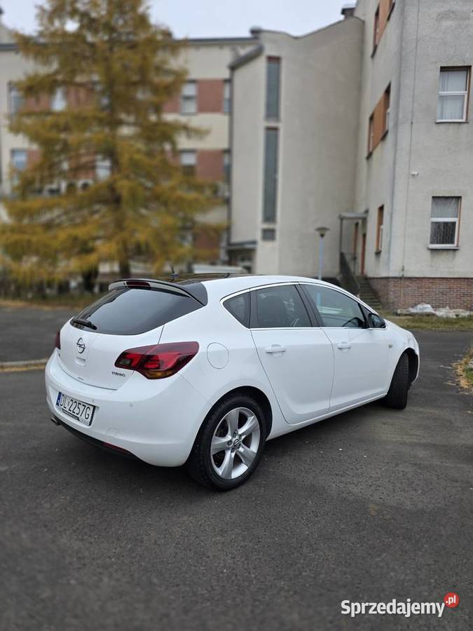 Opel Astra J 2021 14 Benz Hatchback Legnica