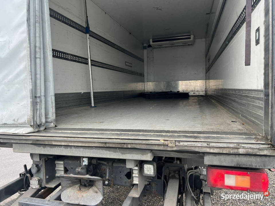 Chlodnia z winda Volvo Warszawa