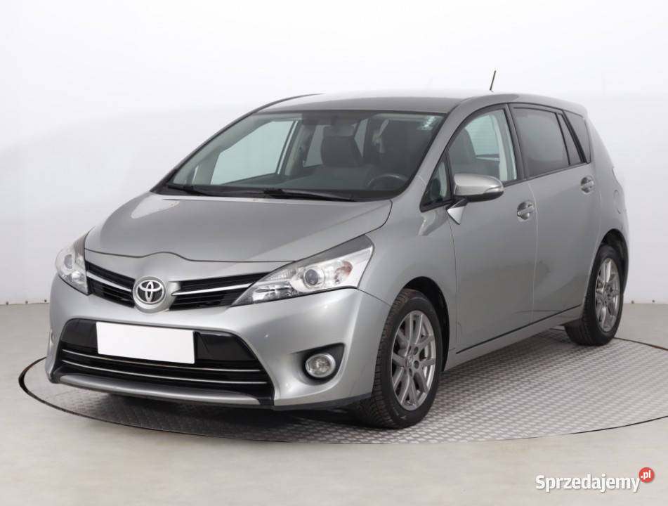 Toyota Verso 20 D4D srebrny
