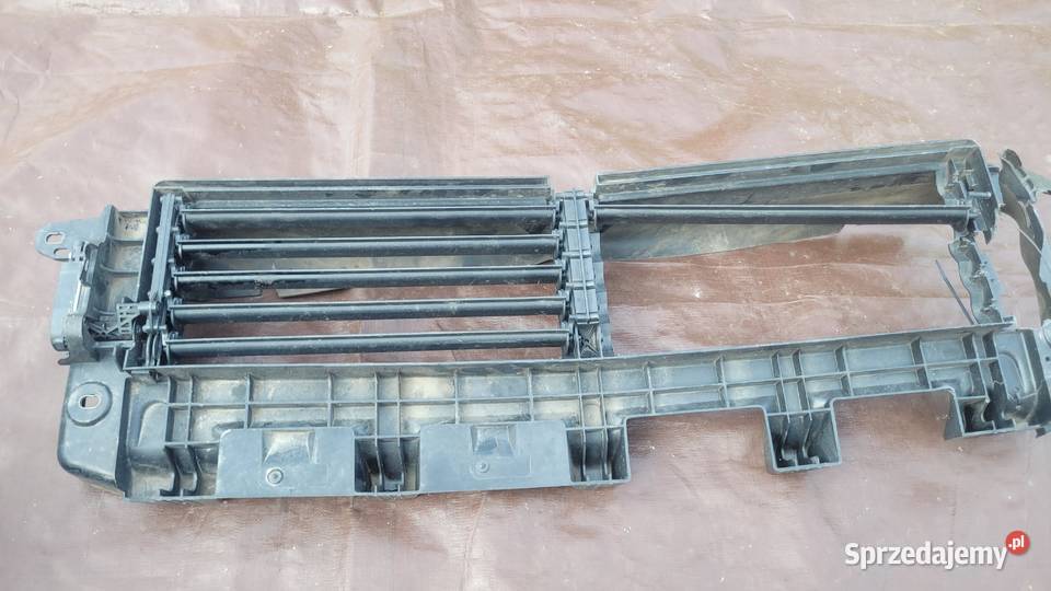 VOLVO XC40 KIEROWNICA POWIETRZA ŻALUZJA ROLETA Ruda Śląska