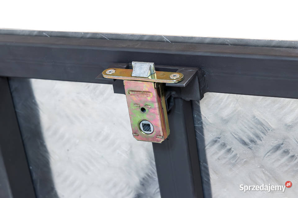 WŁAZ DO PIWNICY podłogowy rewizyjny wejście Skawina