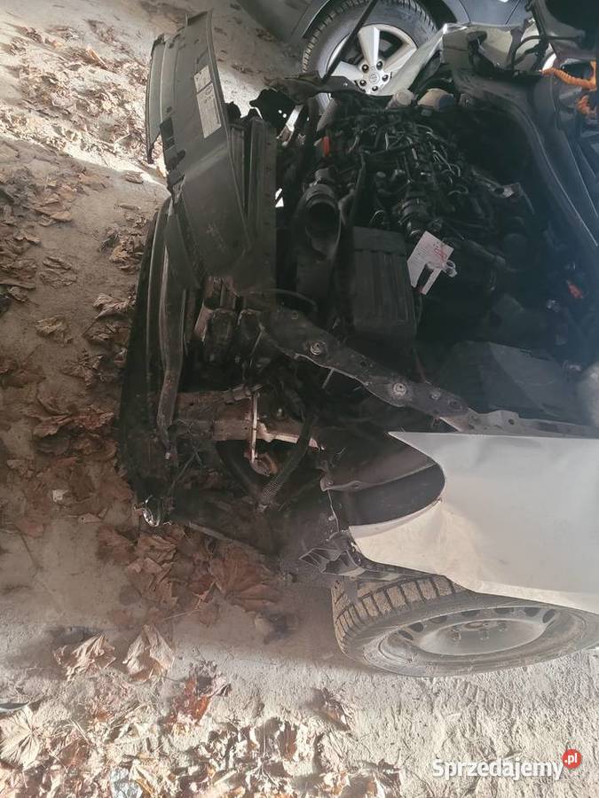 Golf 6 uszkodzony 16l Resko sprzedam