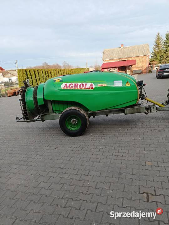Sprzedam opryskiwacz sadowniczy Agrola 2000 l