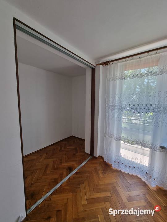 Mieszkanie 305 m z oddzielną kuchnią i balkonem Kraśnik