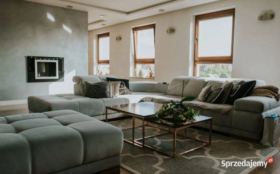 OLEŚNICA I PIĘTRO BALKON PIWNICA KLIMATYZACJA Sprzedaż Oleśnica