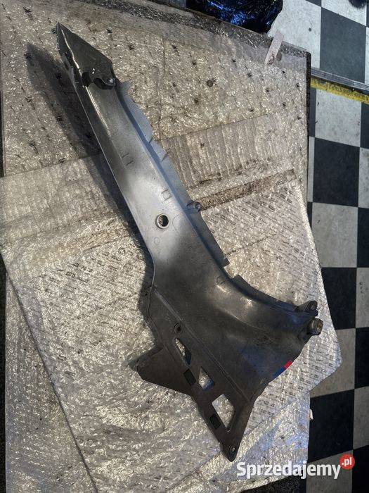 SUZUKI GSX 600 F ZADUPEK BOK Lewy Tył Tylny Ogon Poznań