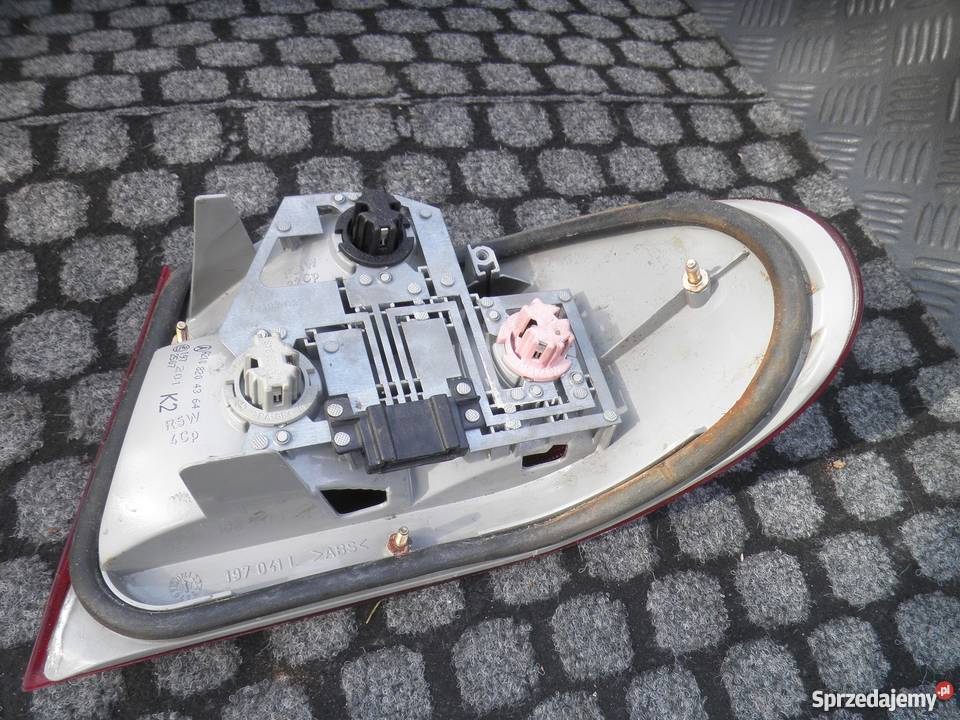 Lampa tylna lewa Mercedes W210 E Klasa Sedan
