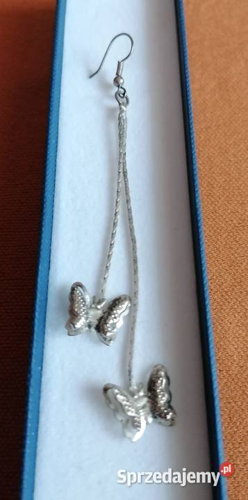 Kolczyk pojedynczy wiszącyDwa motylki