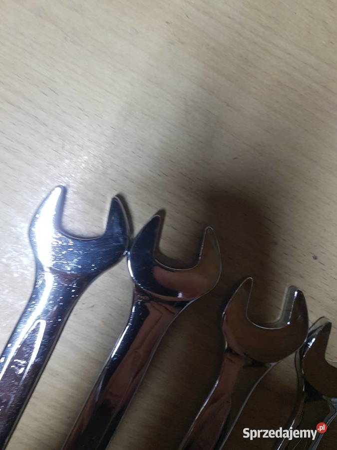Klucz płasko oczkowy 17 mm stal chromowowanadowa