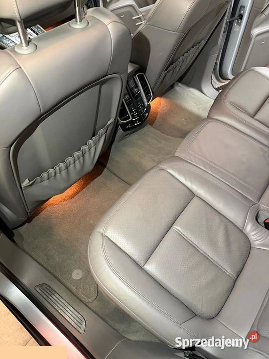 Porsche Cayenne 48 benzyna 400 2010r Faktura VAT 307104km Dobroszyce