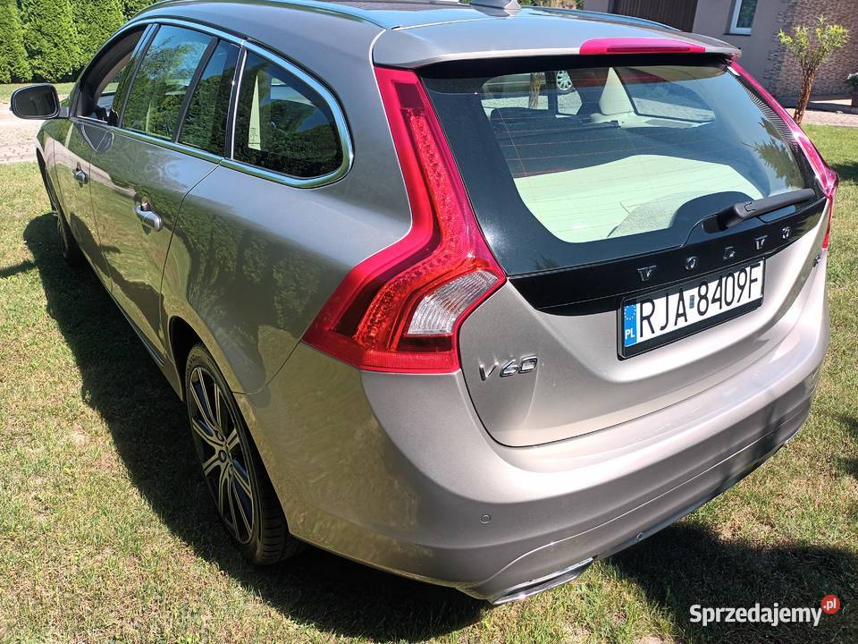 Volvo V60 T5 benzyna 245 2015 111 Sośnica