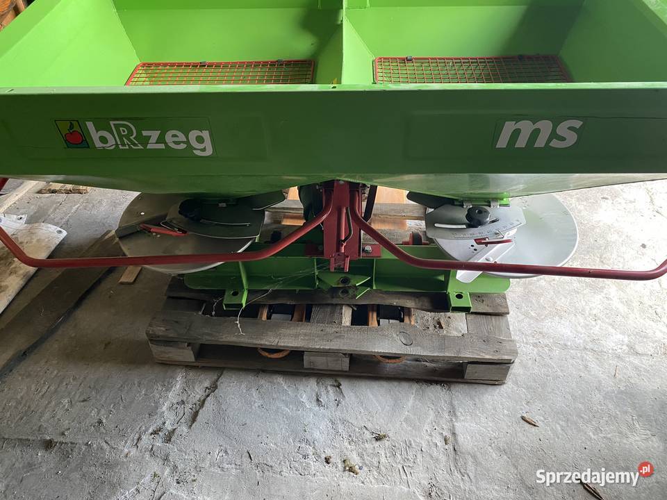 Rozsiewacz nawozu UNIA MS400