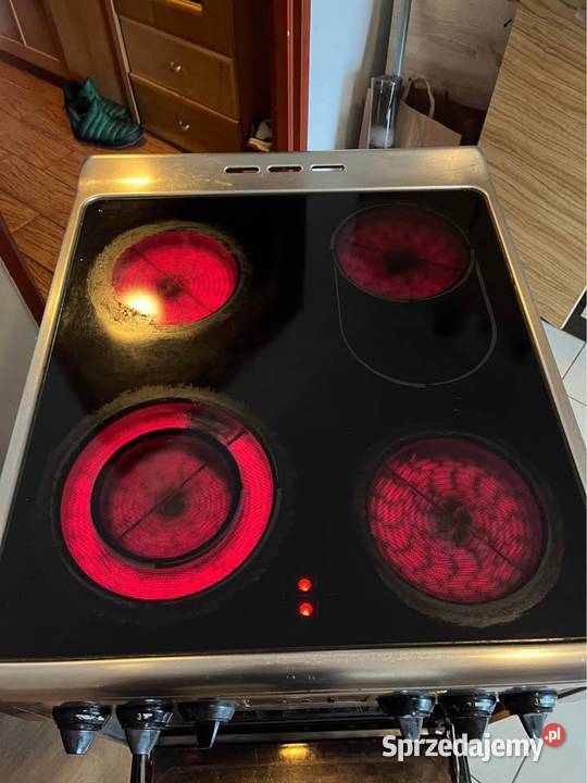 Kuchenka indukcyjna z piekarnikiem