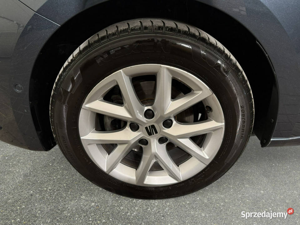 Seat Leon Style 15TSI 150 M6 2021 r salon I szary małopolskie Myślenice