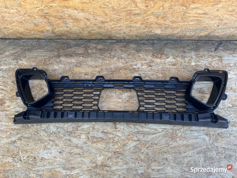 Środkowa kratka zderzaka przód BMW f44 mpakiet osobowe sprzedam