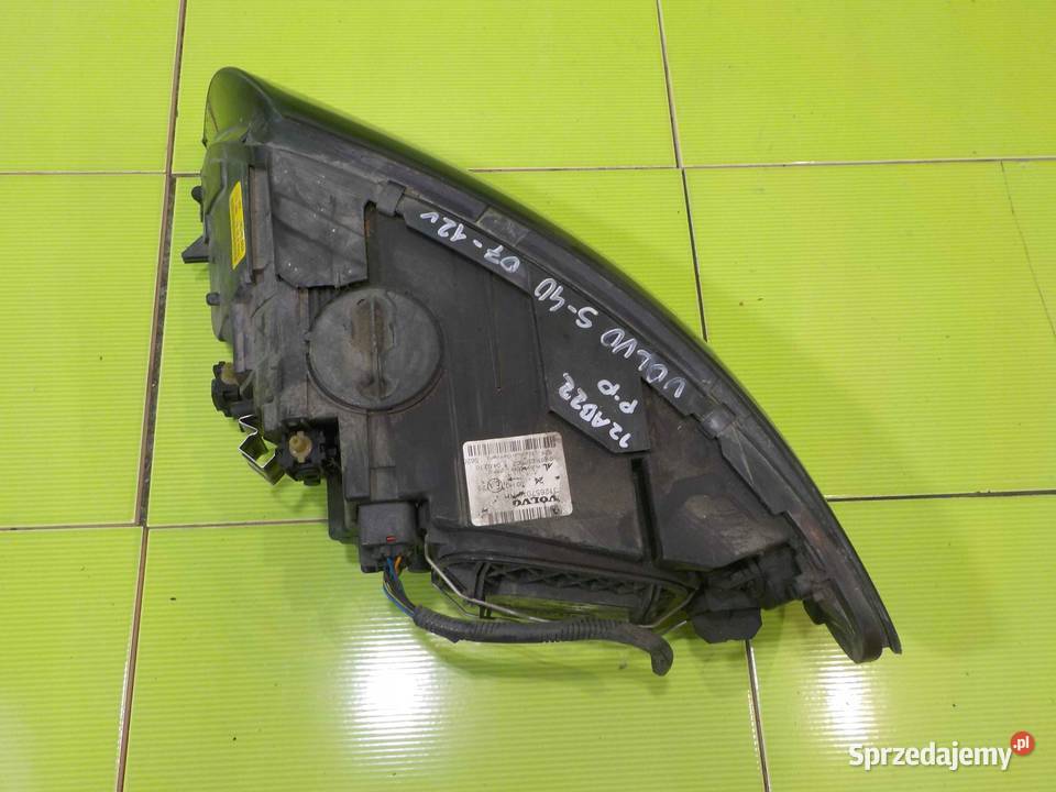 VOLVO S40 II LIFT 10r lampa prawa przod 31265701 osobowe mazowieckie