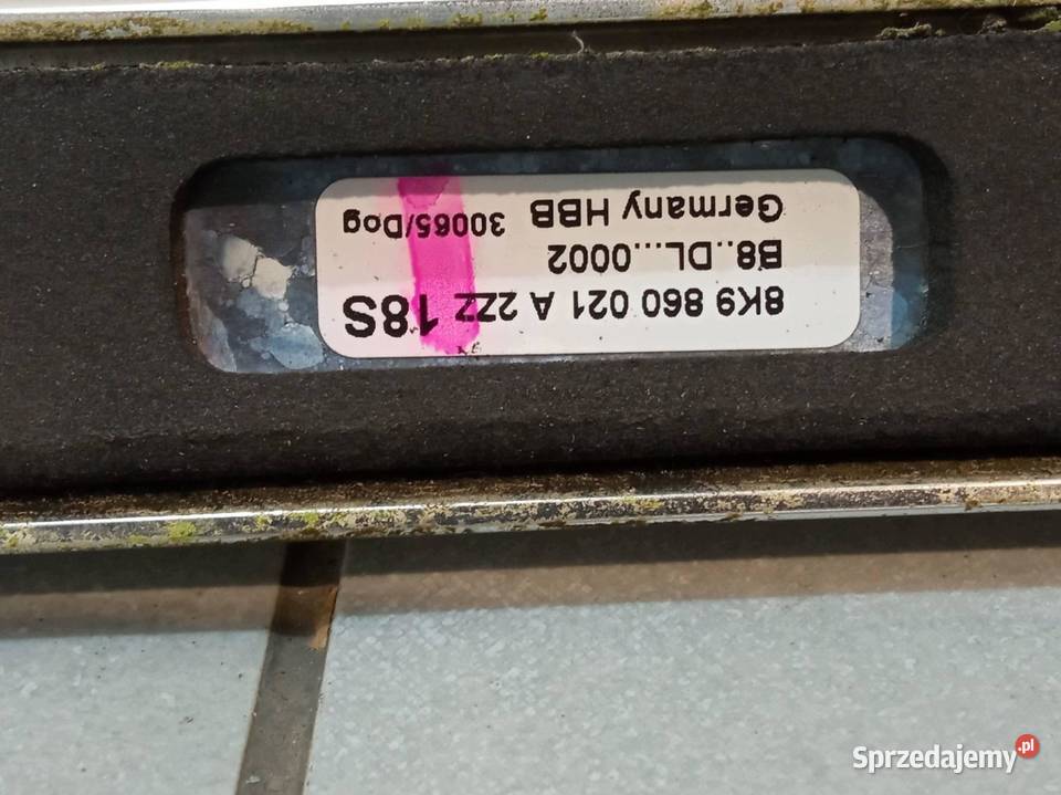 RELINGI 8K9860021A 8K9860022A Audi A4 IV Rok produkcji 2014