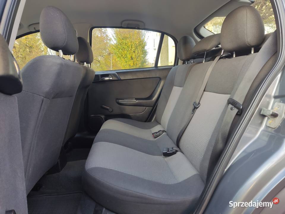 zadbana Ekonomiczna Polski Salon z opłatami sprzedam