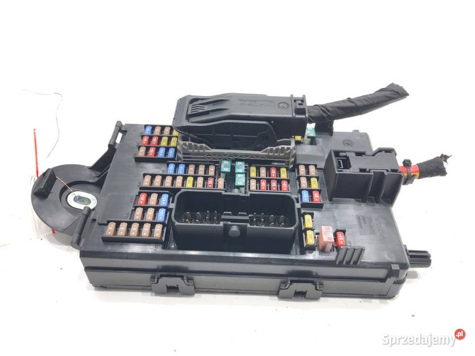 SKRZYNKA BEZPIECZNIKÓW VOLVO XC60 II 32209198 Skrzynki bezpieczników