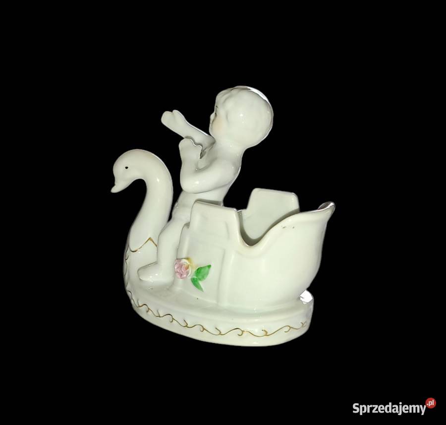 Porcelanowa figurka łabędzie sanie z chłopcem Słubice