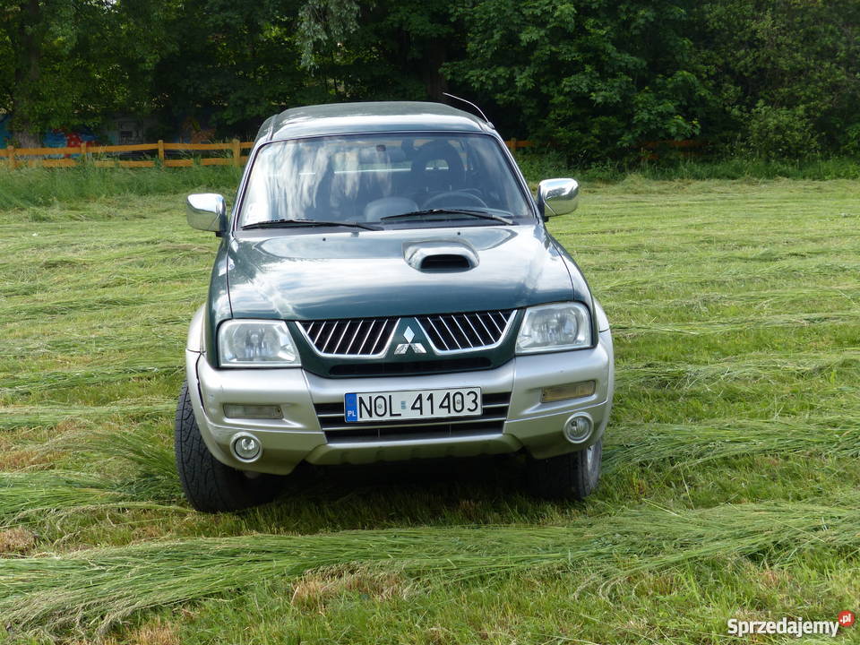 Mitsubishi L200 idealny na wiejskie drogi zielony