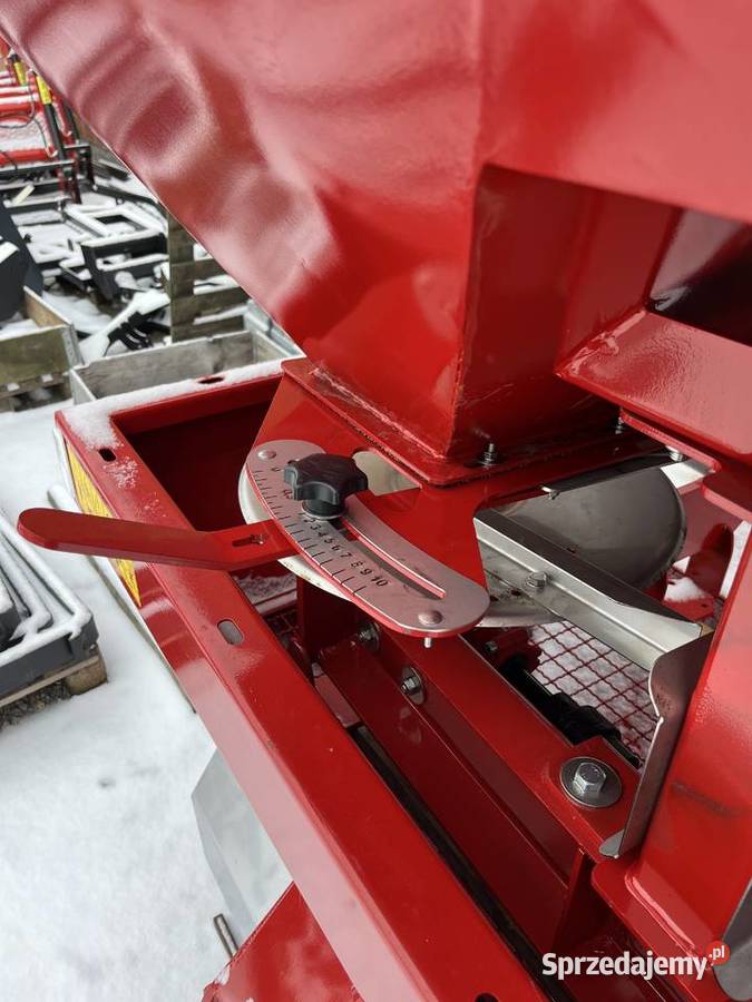 Rozsiewacz do nawozów STRUMYK TYTAN nowy model Rozsiewacze nawozów Tychy