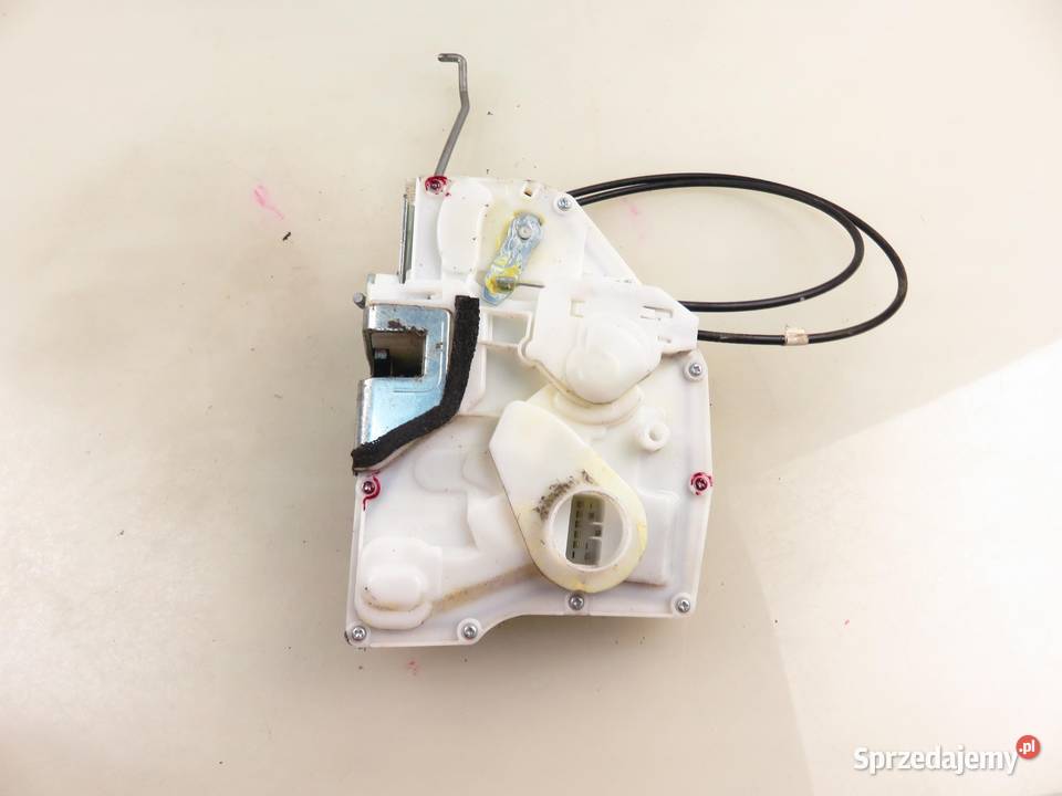 ZAMEK PRAWY PRZEDNI SUZUKI SWIFT MK6 8220162J30 Zamki, wkładki i kluczyki